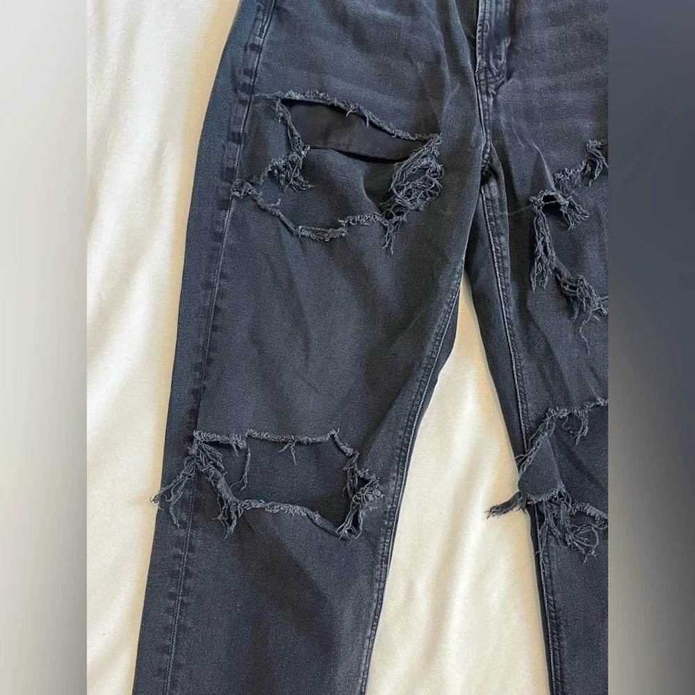 American Eagle Mom Jeans Relaxed Distressed Women’s Black Jeans Size 6 - Picture 2 of 16